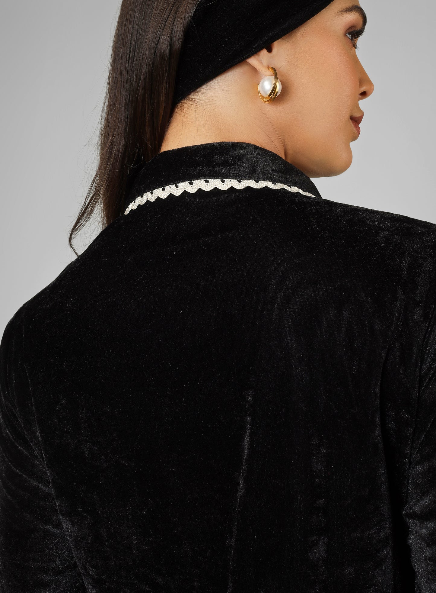 Tendy overlap Black velvet lounge wear for all day wear