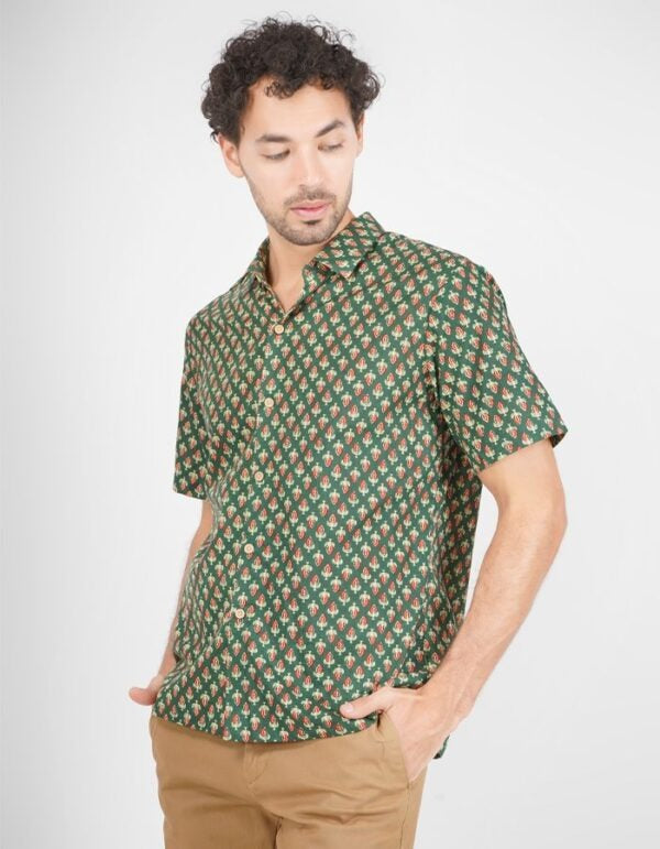 This loose fit cotton shirt is has Collar and Straight silhouette exude sophistication, perfect for all season.