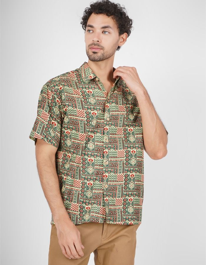 This loose fit cotton shirt is has Collar and Straight silhouette exude sophistication, perfect for all season.