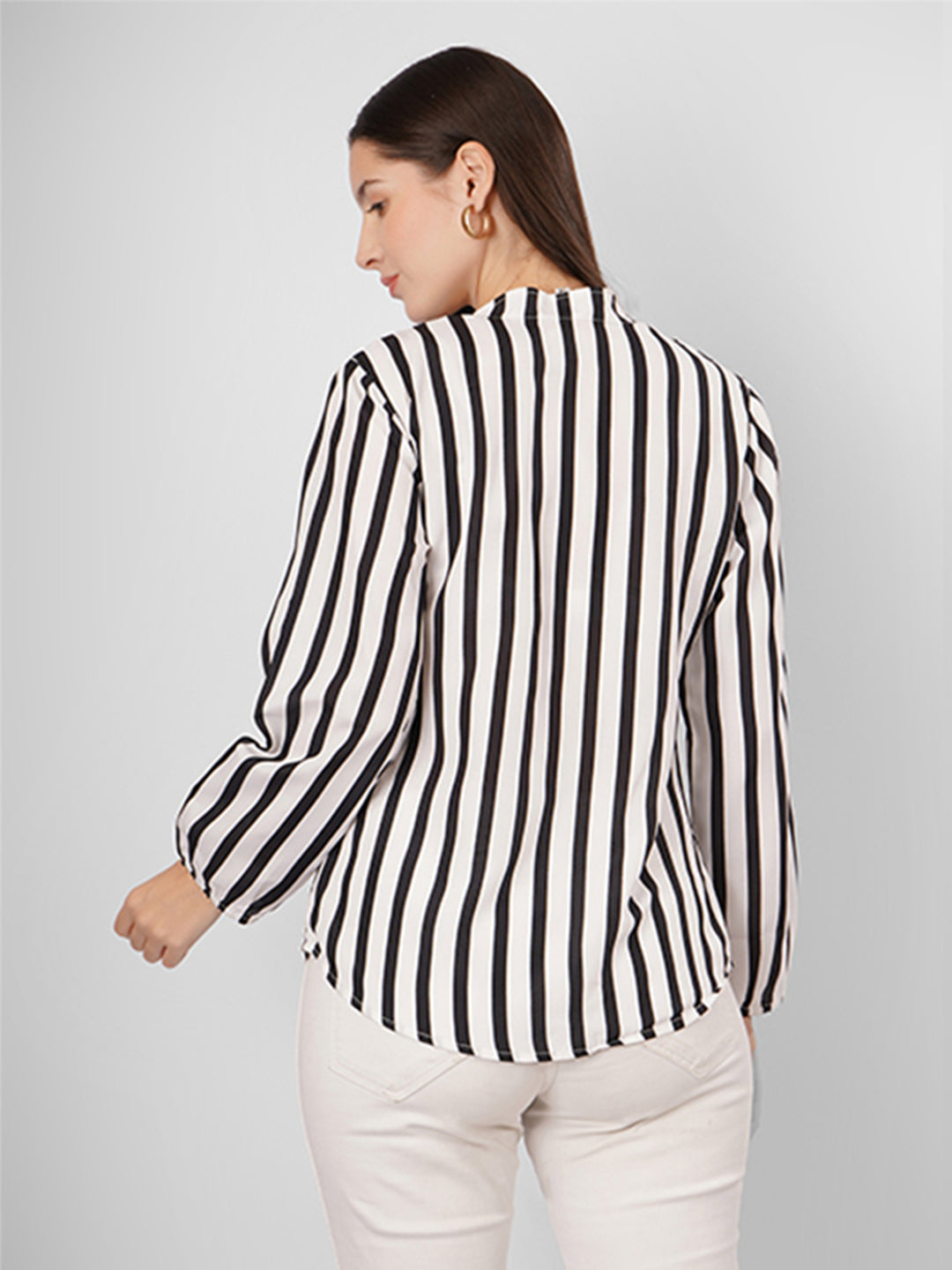 V neck strip full sleeves top with black strip is trendy and stylish for casual and formal events