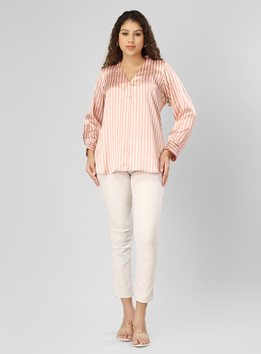 Embrace effortless elegance with this stylish striped kurti adorned with delicate pearl detailing