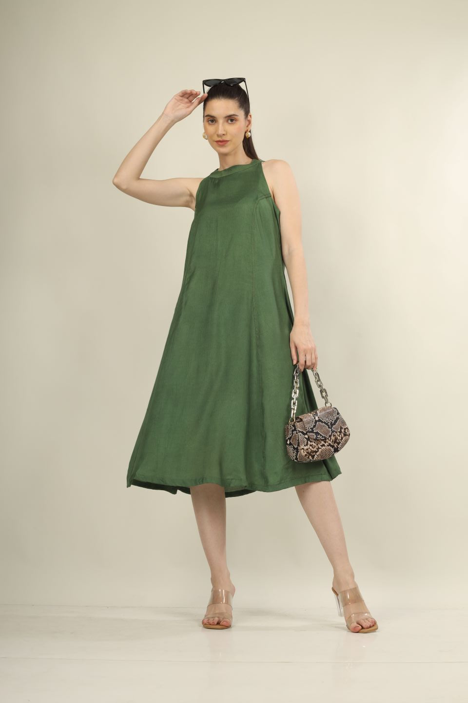 Elegant Green Halter Neck Crepe Dress – All-Season Versatility