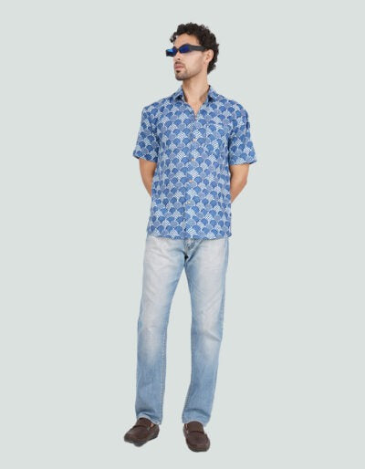 This loose fit cotton shirt is has Collar and Straight silhouette exude sophistication, perfect for all season.