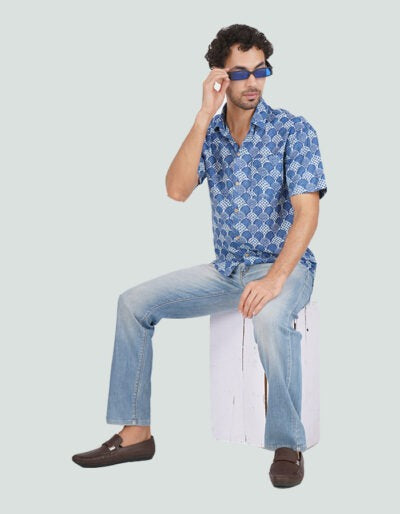 This loose fit cotton shirt is has Collar and Straight silhouette exude sophistication, perfect for all season.